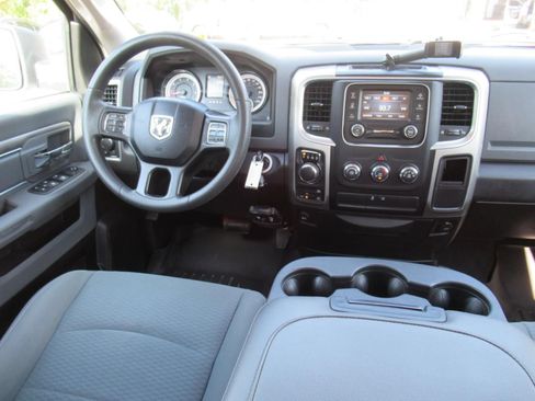 Used 2019 RAM 1500 Classic SLT AWD/4WD image 16