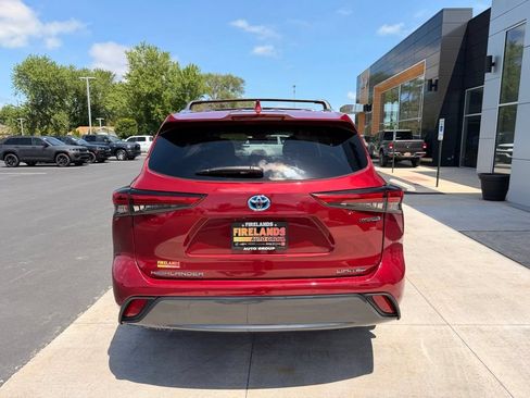 Used 2022 Toyota Highlander Limited AWD/4WD image 9