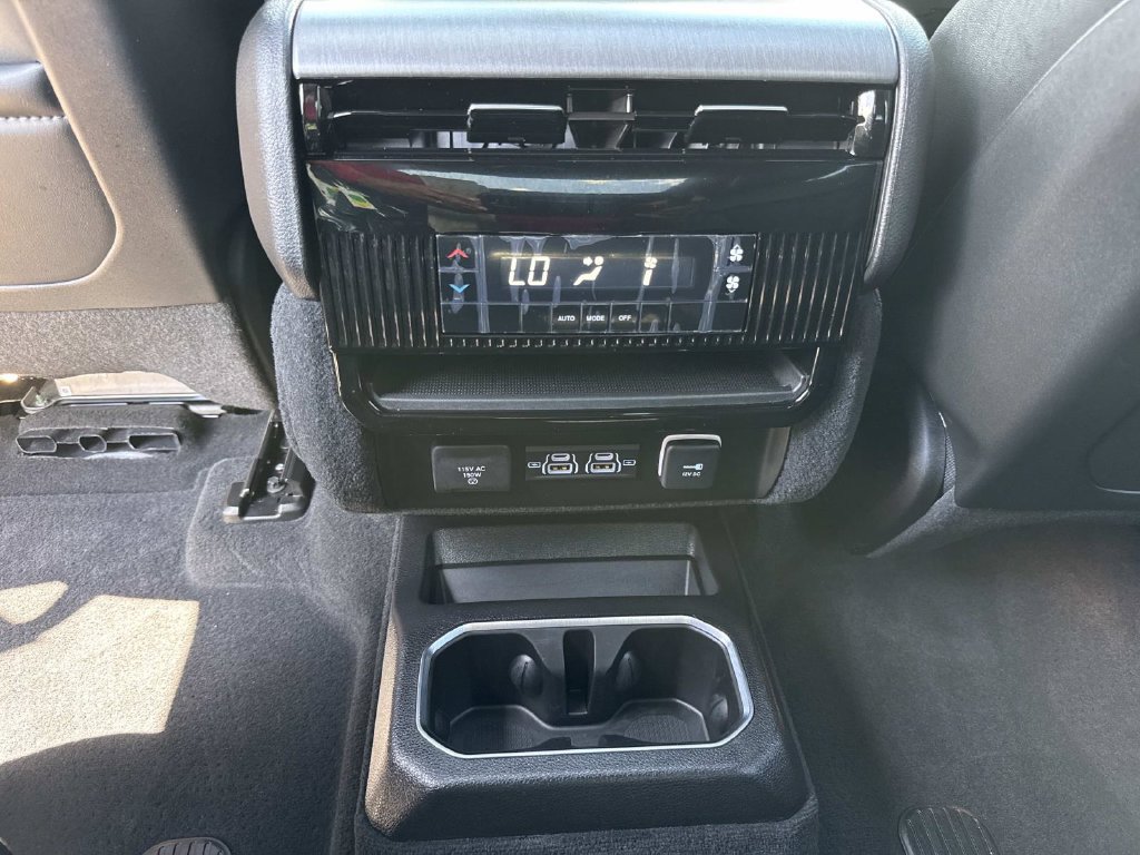 Used 2026 Jeep Grand Wagoneer L 2WD w/ Premium Group I image 20