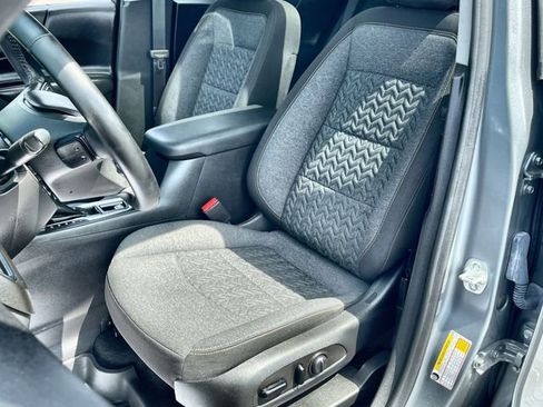 Certified 2023 Chevrolet Equinox LT FWD image 19
