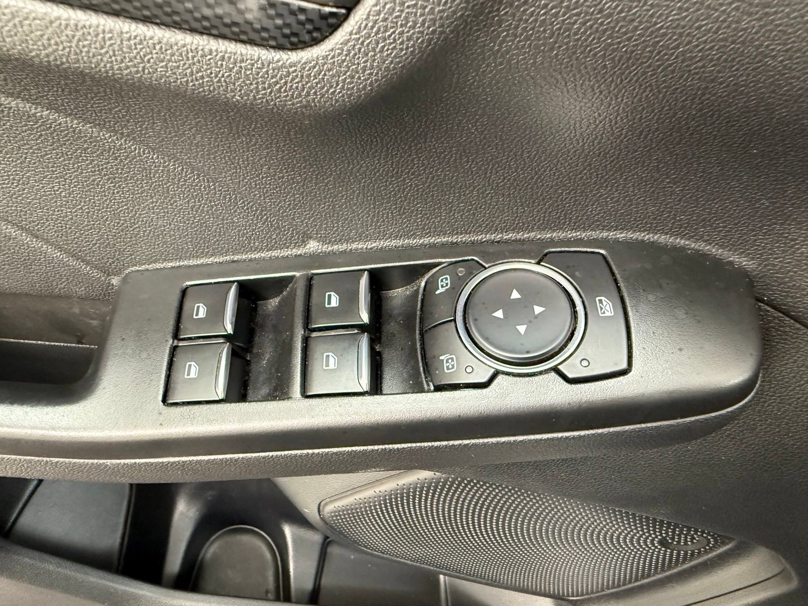 Used 2025 Ford Escape ST-Line Select AWD/4WD image 15