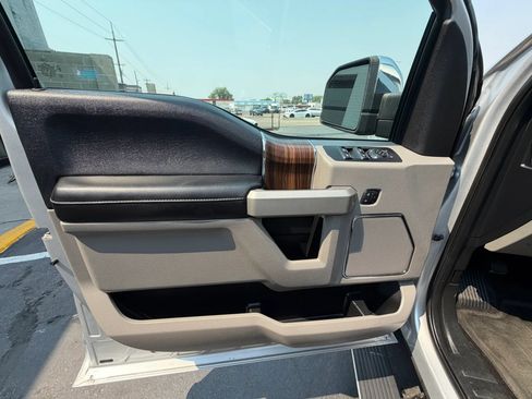 Used 2017 Ford F150 Lariat w/ Equipment Group 502A Luxury AWD/4WD image 12