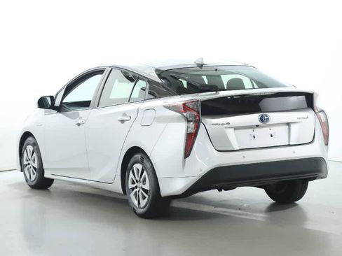 Certified 2018 Toyota Prius Two image 43