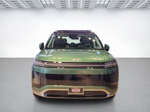 New 2026 Hyundai Ioniq 9 Calligraphy image 2