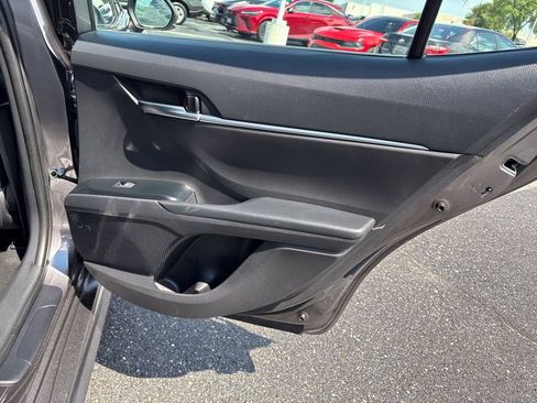 Used 2020 Toyota Camry SE FWD image 37