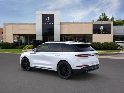 New 2023 Lincoln Corsair Reserve w/ Equipment Group 202A image 5