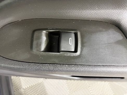 Used 2021 Chevrolet Equinox LT FWD image 34