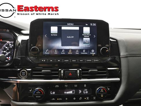 Used 2023 Nissan Pathfinder SL AWD/4WD image 12