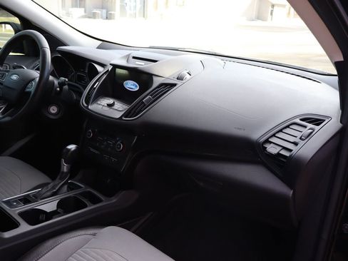 Used 2017 Ford Escape SE w/ Equipment Group 201A image 17