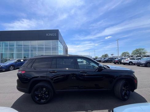 Used 2023 Jeep Grand Cherokee L Laredo AWD/4WD image 2
