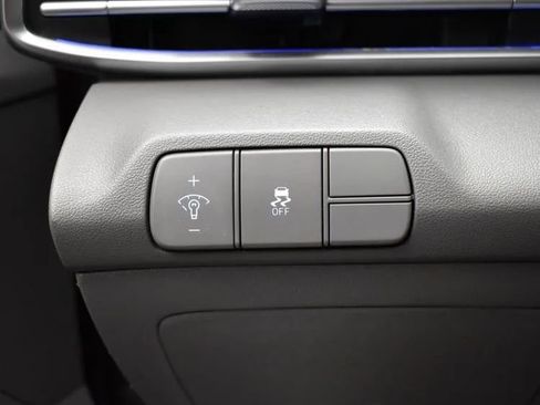 Used 2024 Hyundai Elantra SEL image 21