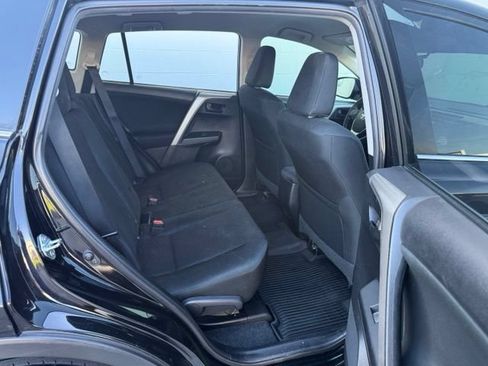 Used 2016 Toyota RAV4 LE FWD image 11
