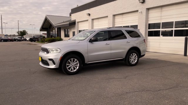 Used 2024 Dodge Durango SXT w/ 3rd Row Seating Group AWD/4WD image 4