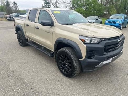 Used 2024 Chevrolet Colorado Trail Boss w/ Advanced Trailering Package AWD/4WD image 2
