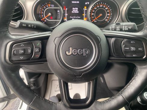 Used 2018 Jeep Wrangler Unlimited Sport S image 23