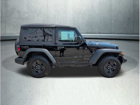 Used 2025 Jeep Wrangler Sport AWD/4WD image 8