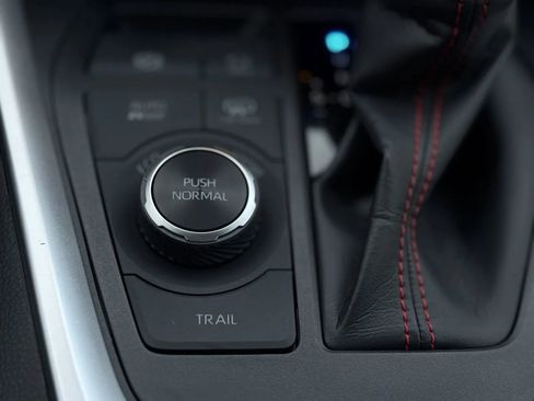 Used 2024 Toyota RAV4 SE image 35