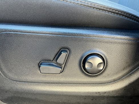 Used 2022 RAM 1500 Big Horn AWD/4WD image 13