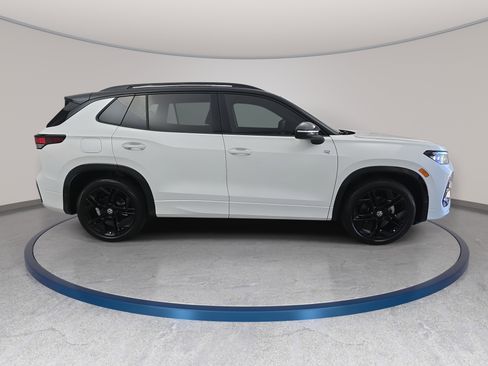 New 2026 Volkswagen Tiguan SE R-Line FWD image 4