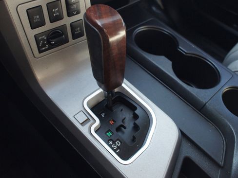 Used 2016 Toyota Sequoia Platinum image 11