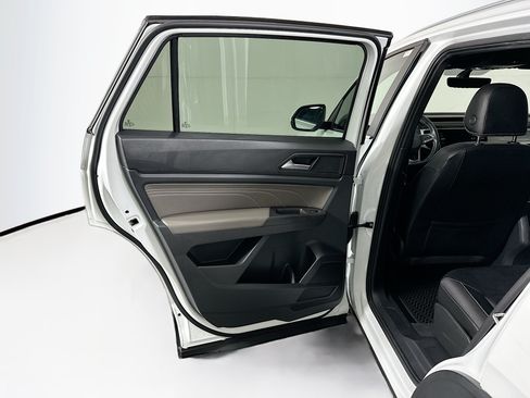 Used 2022 Volkswagen Atlas Cross Sport SE w/ Panoramic Sunroof Package FWD image 25