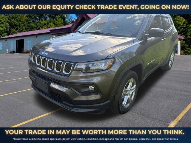 Used 2023 Jeep Compass Latitude w/ Convenience Group AWD/4WD image 9