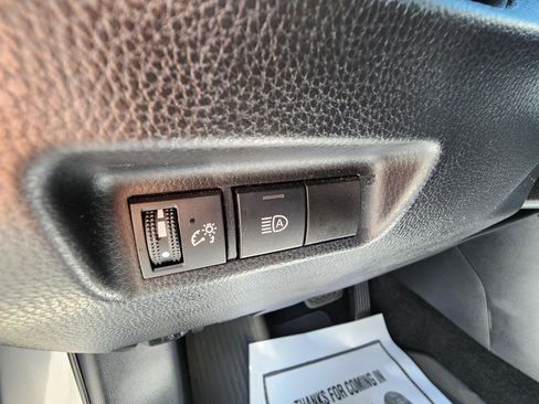 Used 2021 Toyota RAV4 LE image 14