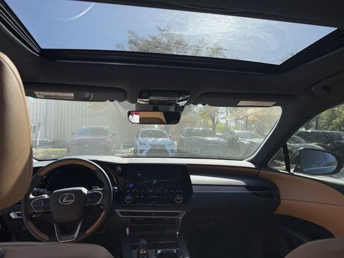 Used 2025 Lexus RX 350 Premium w/ Accessory Package (Z1) image 22