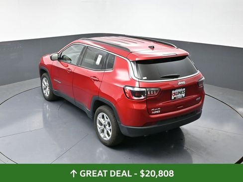 Used 2025 Jeep Compass Latitude image 53