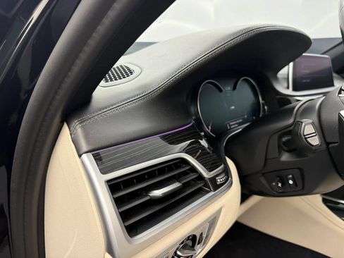 Used 2019 BMW 750i xDrive w/ Executive Package AWD/4WD image 18