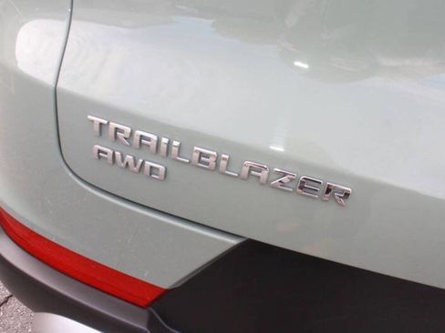 Used 2025 Chevrolet TrailBlazer LT image 8