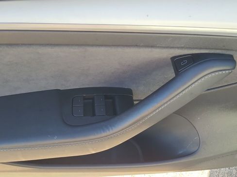 Used 2022 Tesla Model 3 Performance image 12