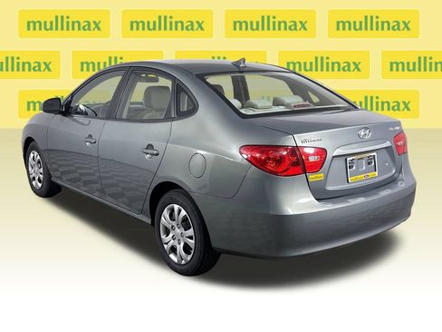 Used 2010 Hyundai Elantra GLS FWD image 7