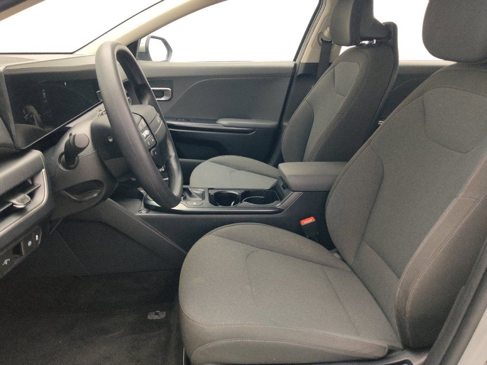 Used 2025 Kia K4 FWD image 17