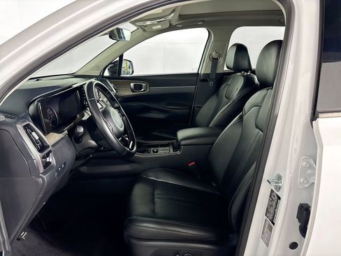 Used 2022 Kia Sorento S w/ Panoramic Sunroof Package AWD/4WD image 11