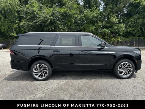 New 2026 Lincoln Navigator L Reserve AWD/4WD image 8