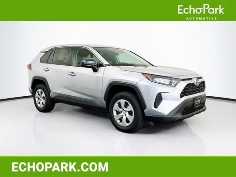 Used 2022 Toyota RAV4 LE image 1