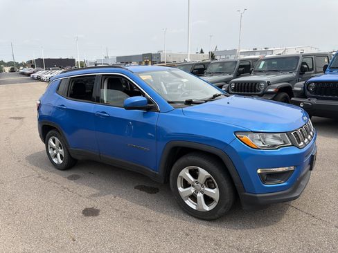 Used 2017 Jeep Compass Latitude w/ Popular Equipment Group FWD image 15
