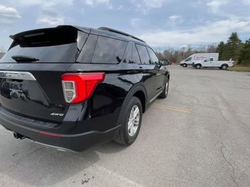 Used 2023 Ford Explorer XLT w/ Equipment Group 202A image 9