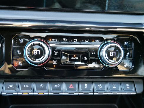 Used 2024 GMC Sierra 1500 AT4X image 21