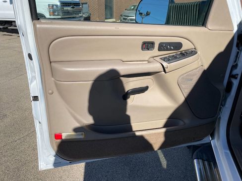 Used 2005 GMC Sierra 3500 SLT w/ Heavy-Duty Power Package image 17