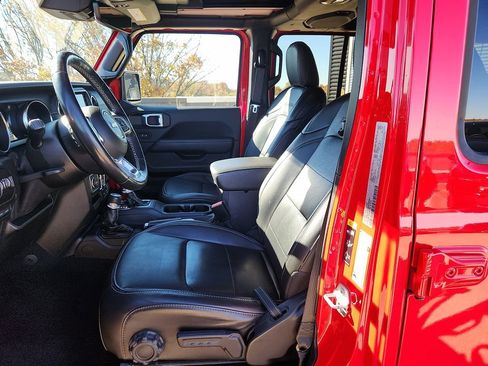 Used 2021 Jeep Wrangler Unlimited Sahara w/ Cold Weather Group image 5