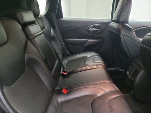 Used 2019 Jeep Cherokee Latitude Plus w/ Comfort/Convenience Group image 19