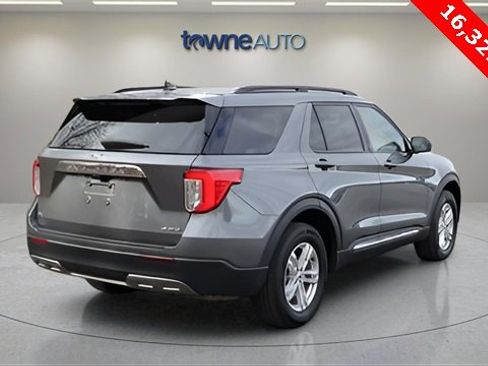 Used 2023 Ford Explorer XLT w/ Equipment Group 202A image 5