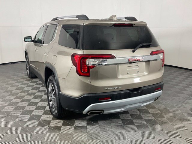 Used 2023 GMC Acadia SLE w/ Driver Convenience Package FWD image 4