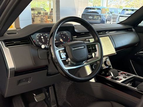 Used 2023 Land Rover Range Rover SE AWD/4WD image 4