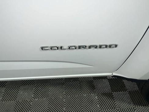 Used 2022 Chevrolet Colorado LT w/ Fleet Safety Package image 11