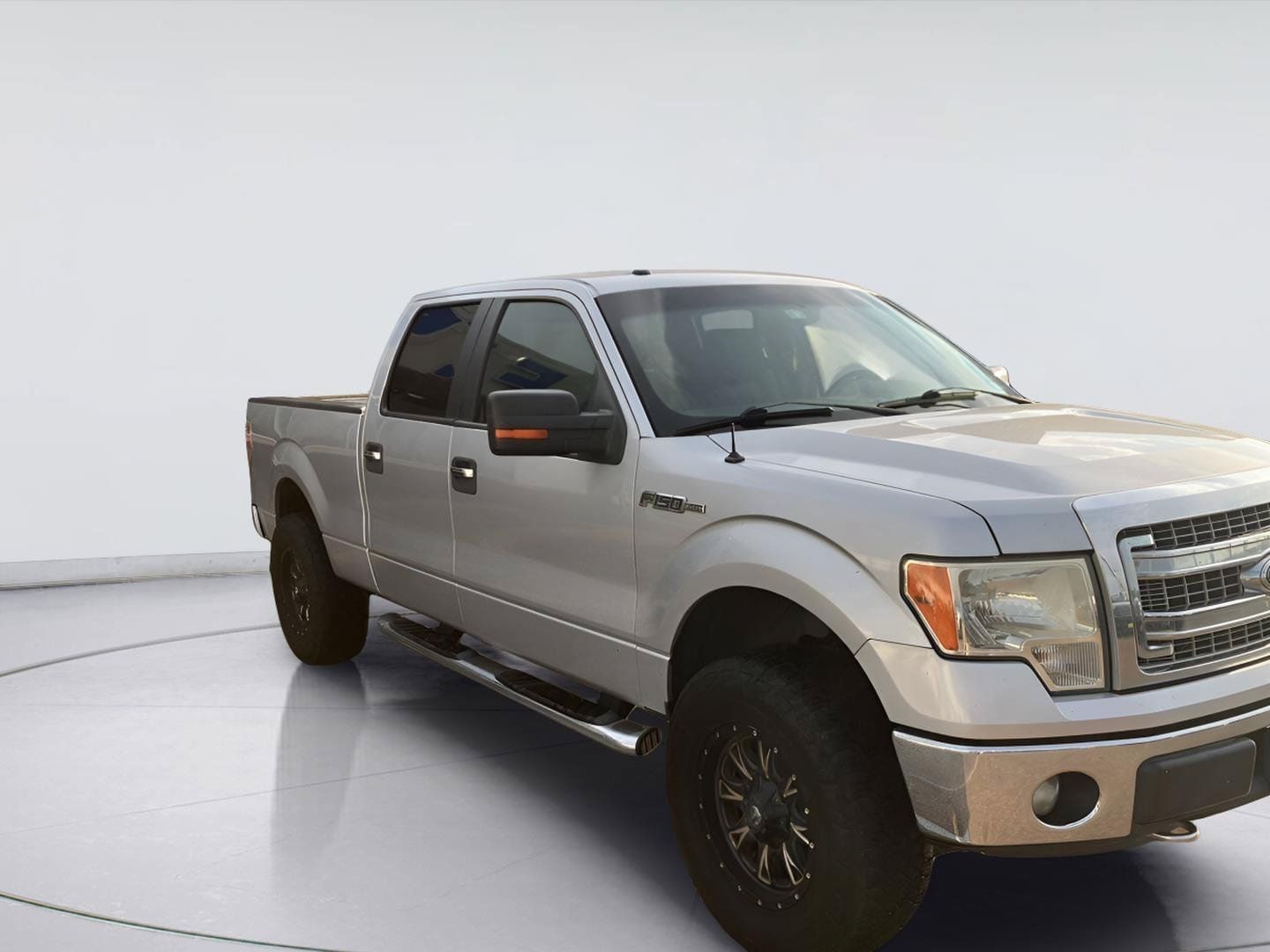 Used 2013 Ford F150 XLT w/ XLT Chrome Pkg AWD/4WD image 2