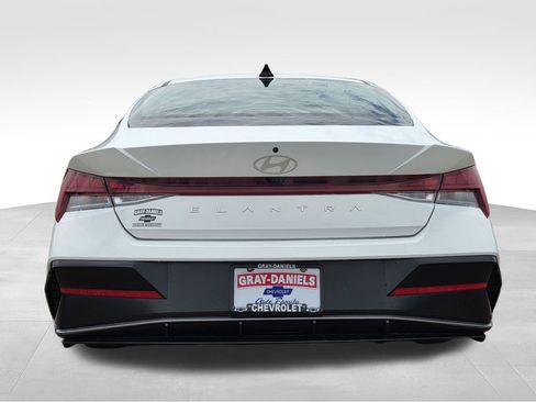 Used 2025 Hyundai Elantra SEL FWD image 7