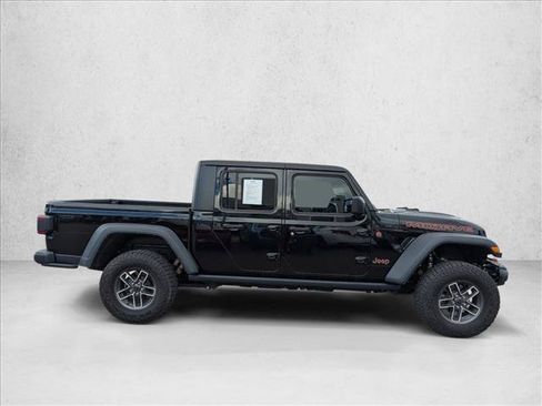 Used 2024 Jeep Gladiator Mojave w/ Technology Group AWD/4WD image 4